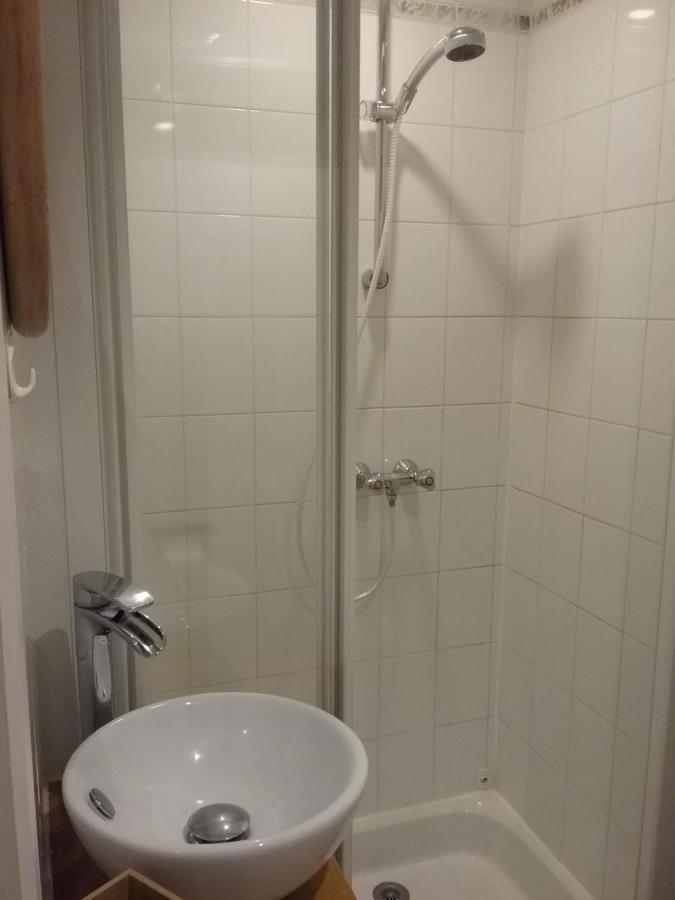 Studio A 2 Pas Du Palais Канни Номер фото